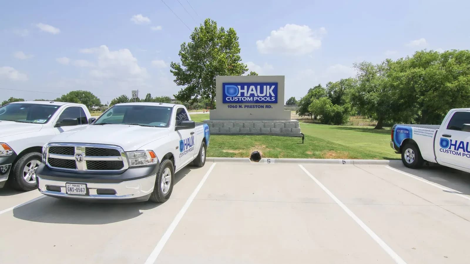 Hauk Custom Pools