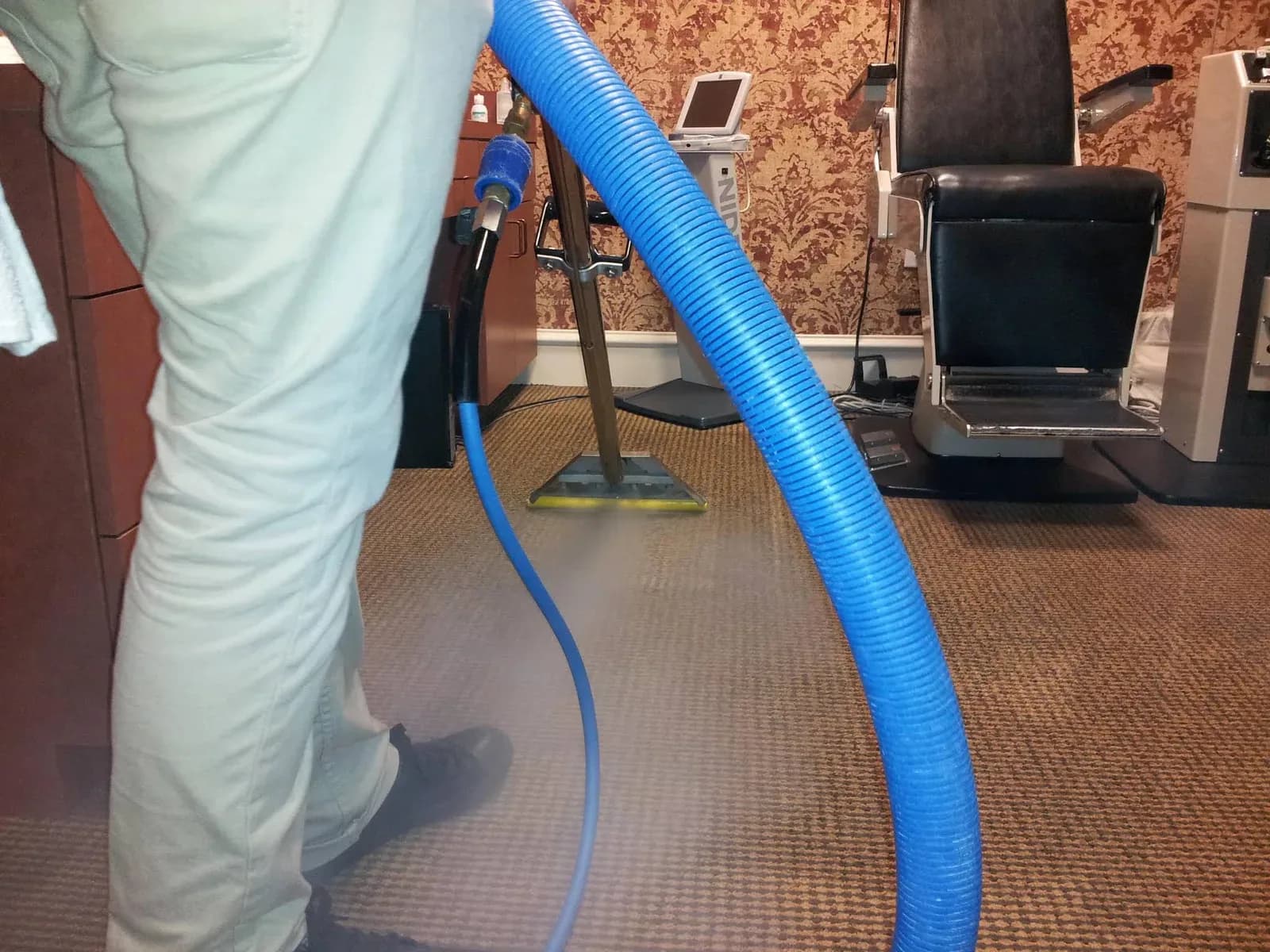 Decker's Carpet Cleaning