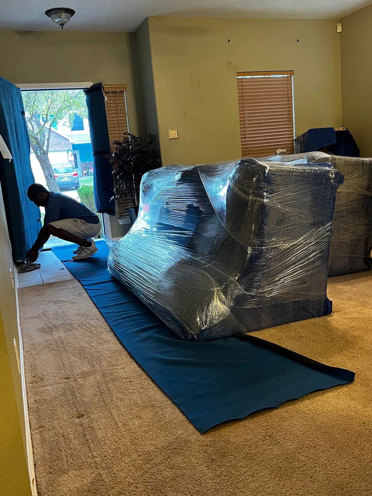 Maniac Movers, LLC