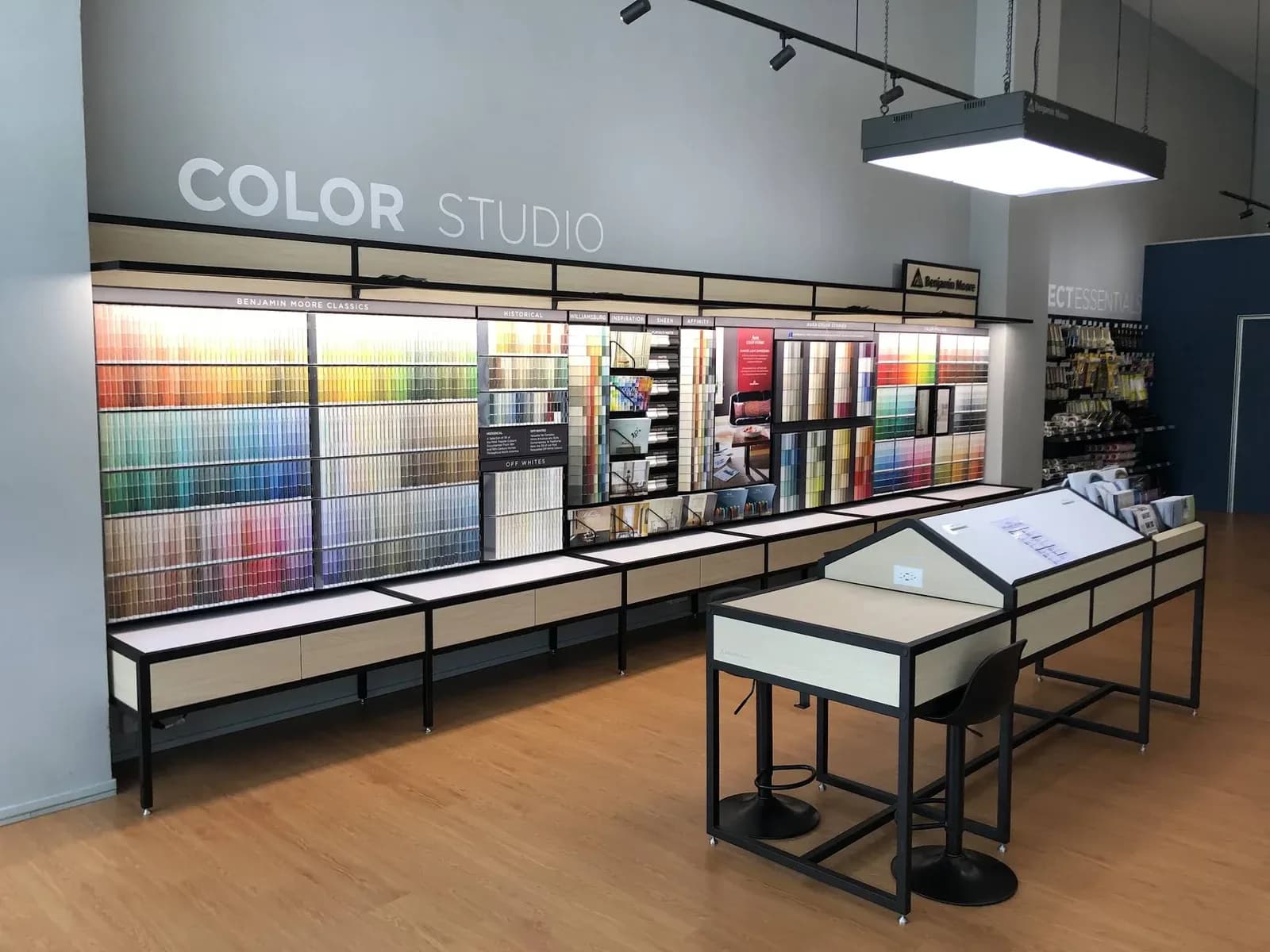 Benjamin Moore Paints (Thomson)