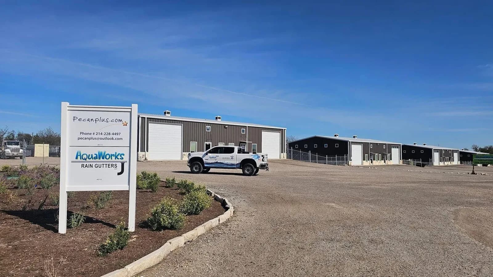 AQUAWORKS Rain Gutters