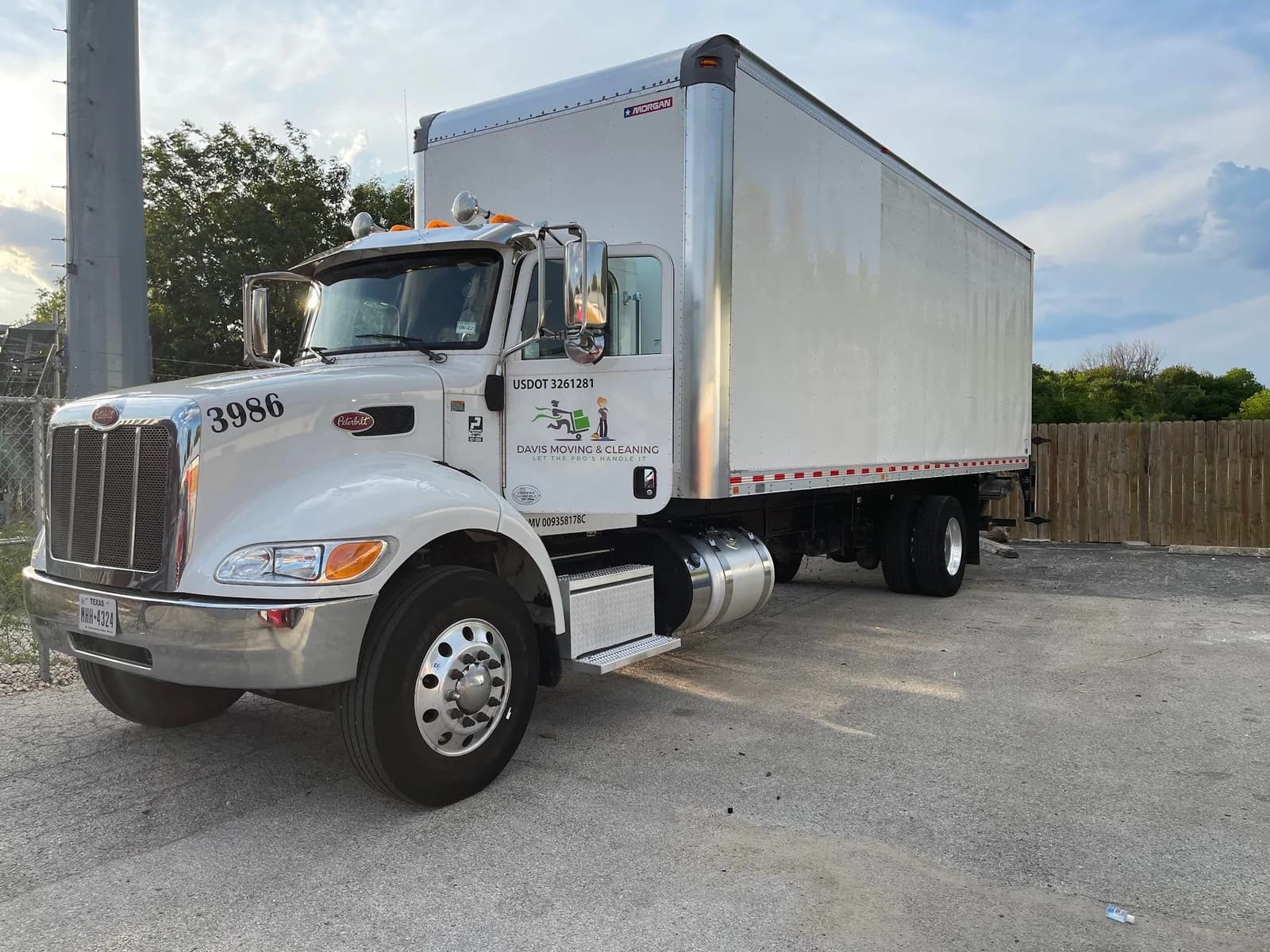 Davis Moving & Cleaning LLC
