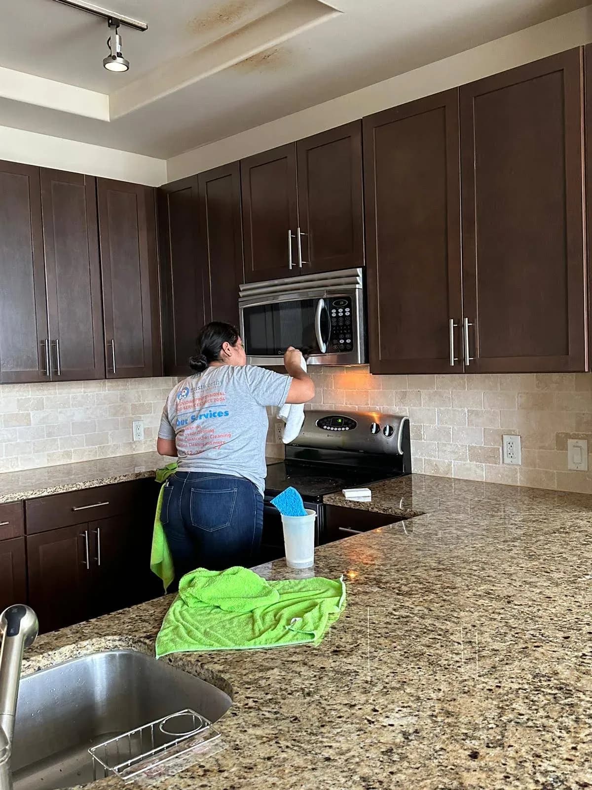 Trustworthy Cleaning Service - Austin