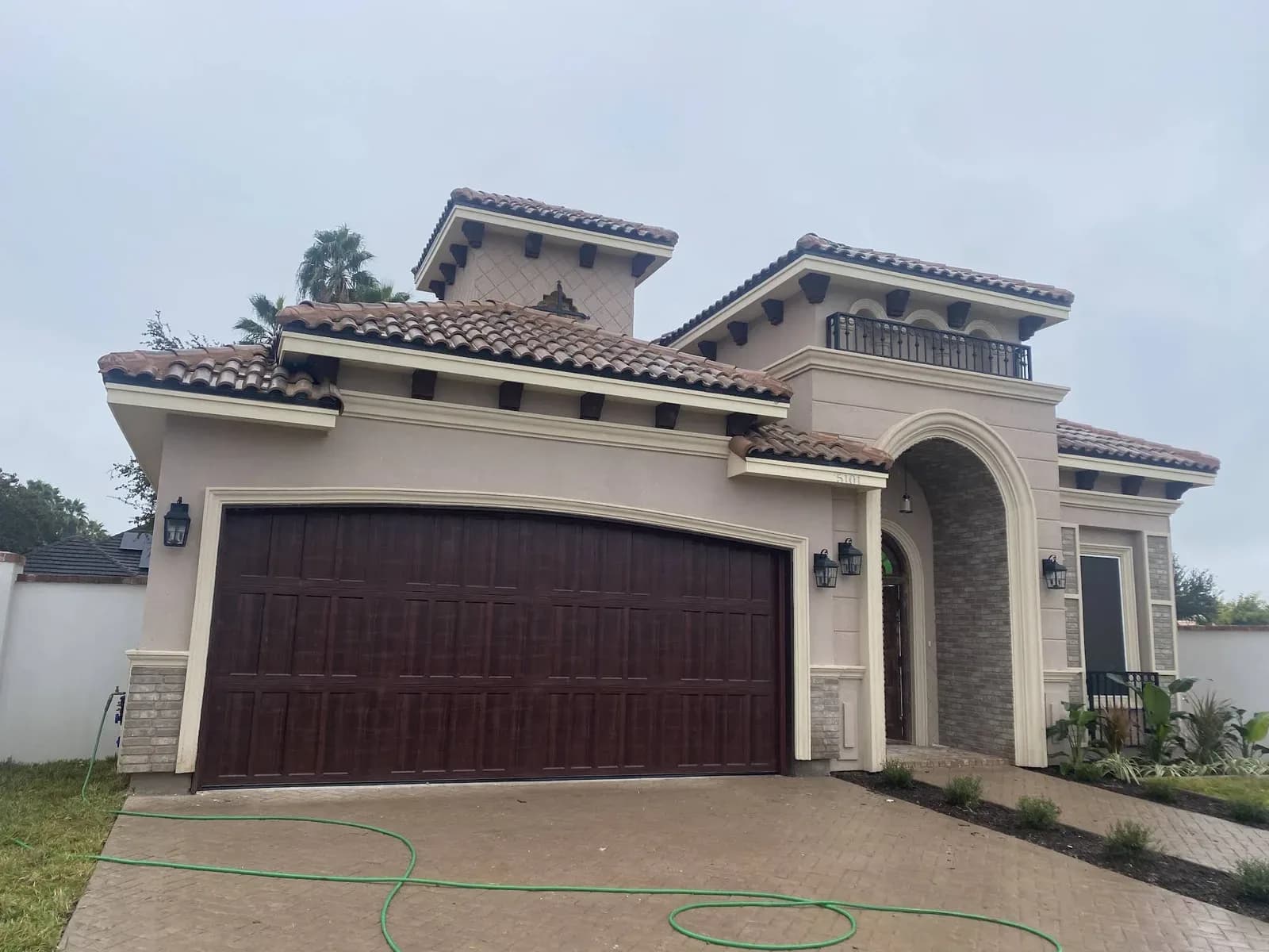 Jesse's Garage Door & Gate Service