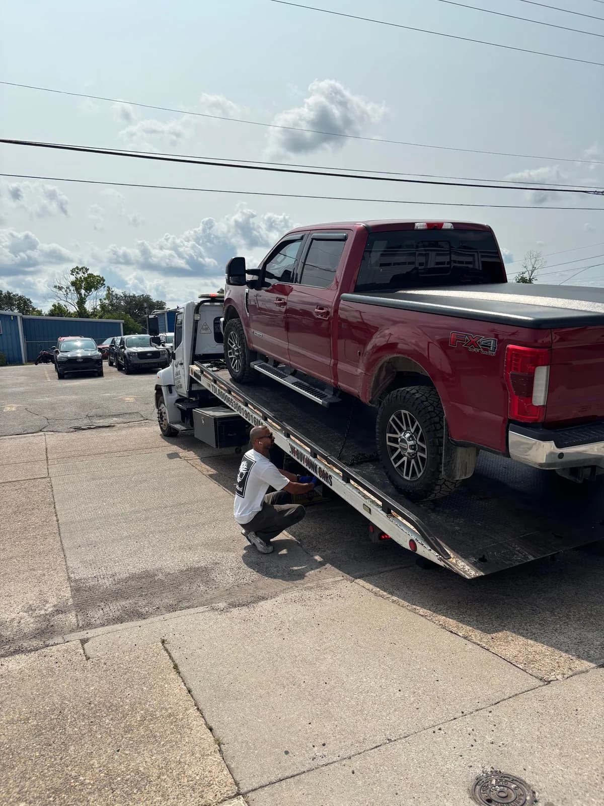 HAWK TOWING & AUTO